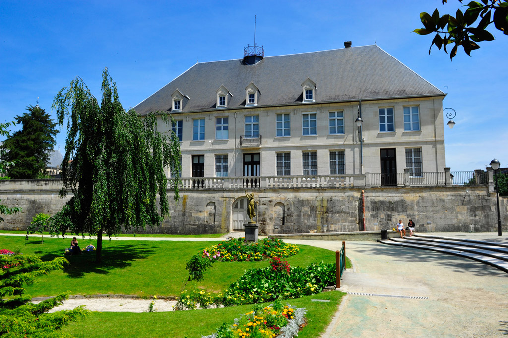 https://www.saint-dizier.fr/wp-content/uploads/2025/01/musee-saint-dizier-square-winston-churchill-c-erick-colin.jpg